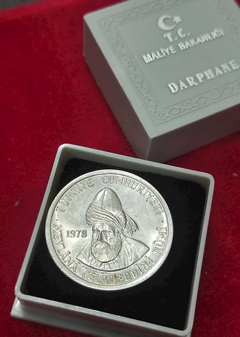 1978 Tarihli Vintage Altın Renk Rozet - Görsel 3