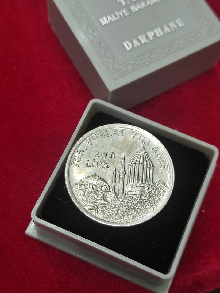 1978 Tarihli Vintage Altın Renk Rozet - Görsel 2