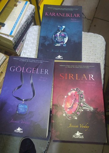 Jesica Verlay'den Sırlar, Karanlıklar, Gölgeler Roman Seti