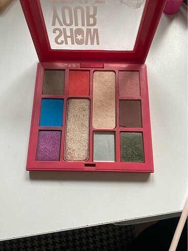 Beden show by pastel