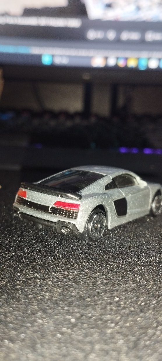 Gri renkli Audi 1:64 diecast lisanslı - Görsel 3