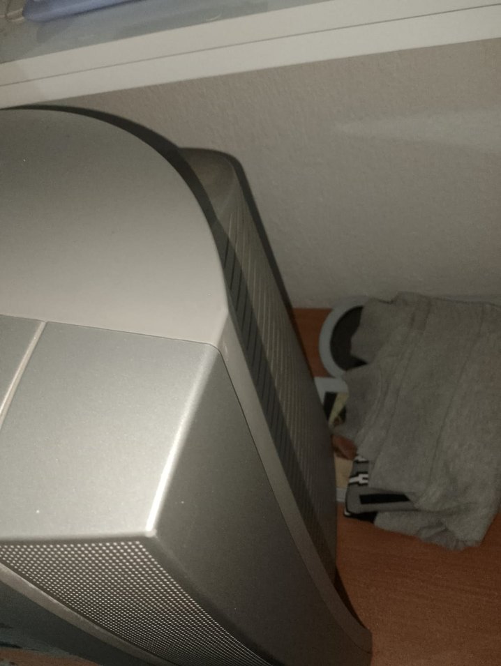 Gri büyük tüplü televizyon - Görsel 3