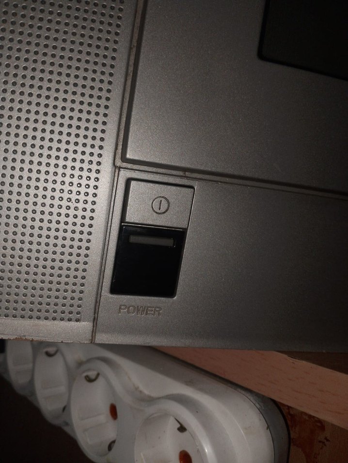 Gri büyük tüplü televizyon - Görsel 5