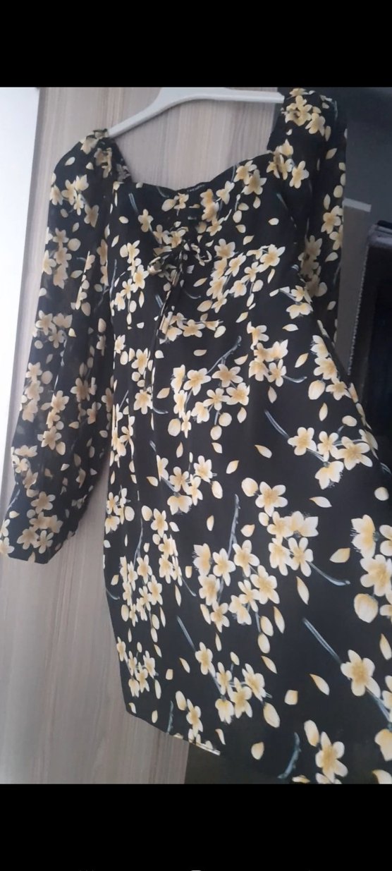 Siyah Çiçekli Kare Yaka Elbise — görsel 3/10
