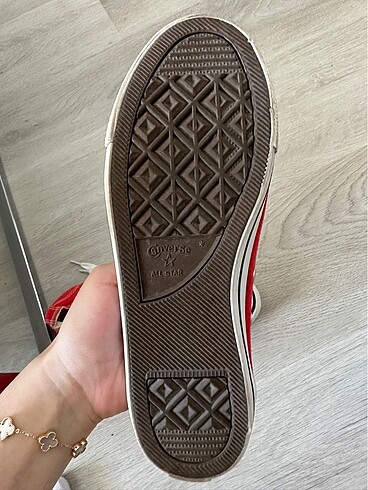37,5 Beden kırmızı Renk Converse orijinal 37.5