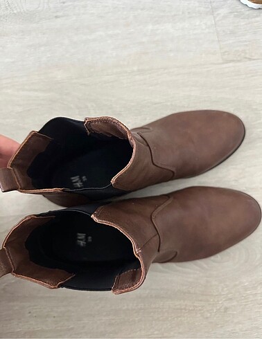 H&m bot 39 numara