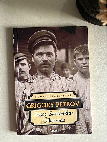 Beyaz Zambaklar Ülkesinde Grigoriy Petrov tarafından yazılan kit