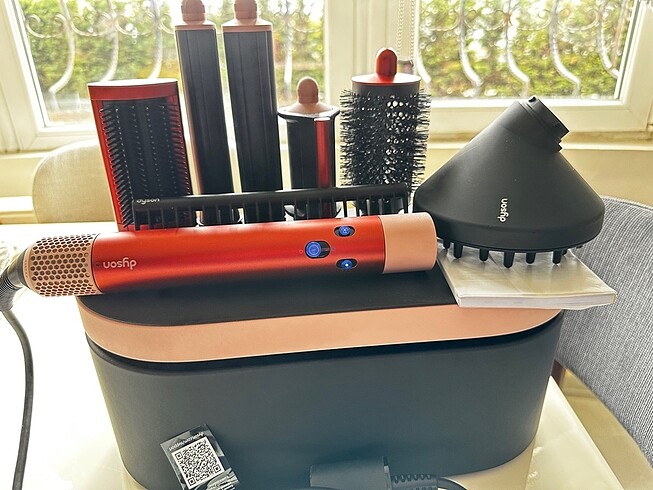 Dyson Airwrap ( Strawberry Bronz )