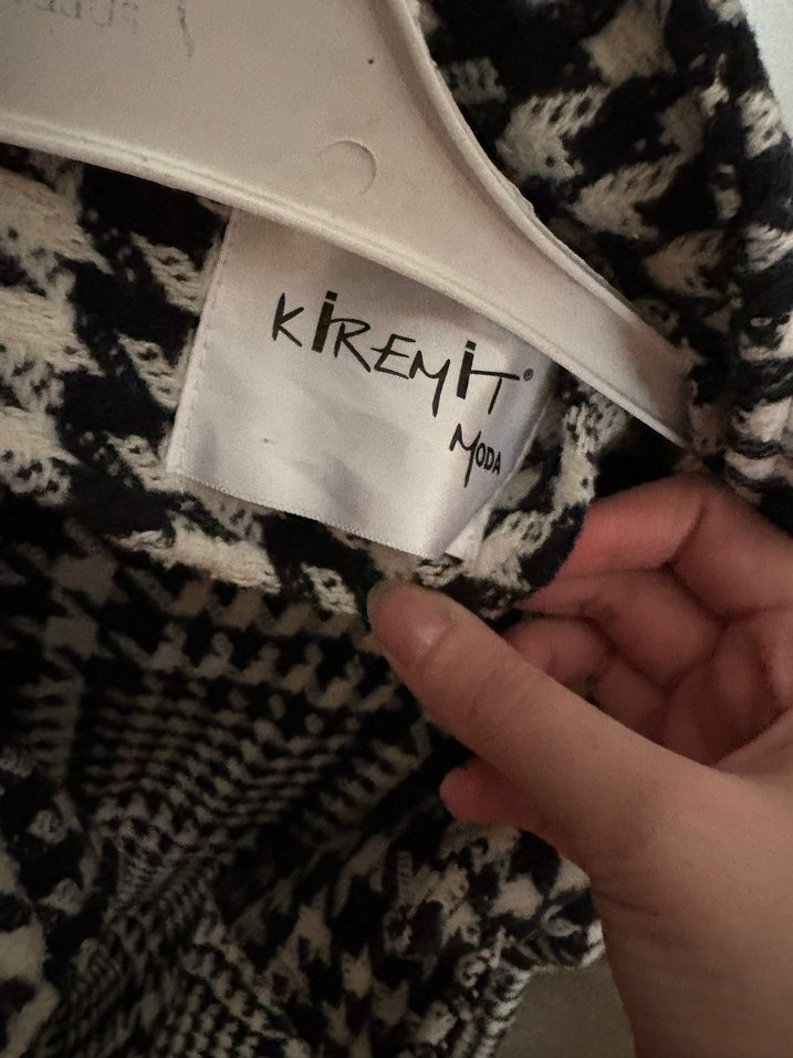 Düğmeli Uzun Gri Desenli Kadın Kaban - Görsel 3