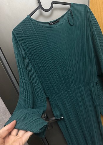 Yeşil Pilili Uzun Kadın Elbise - Görsel 2