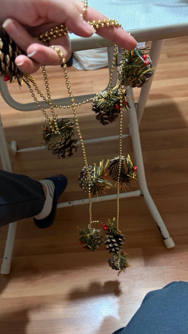 Koyu Kahverengi Çam Kozalağı Süs Zinciri - Görsel 2