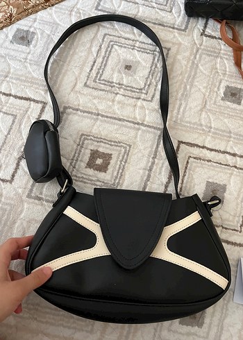 Diğer Kemer Detaylı Siyah Deri Kadın Omuz Çantası