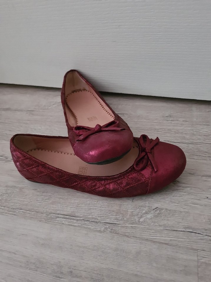 Bordo Parlak Fiyonk Detaylı Kadın Babet - Görsel 4