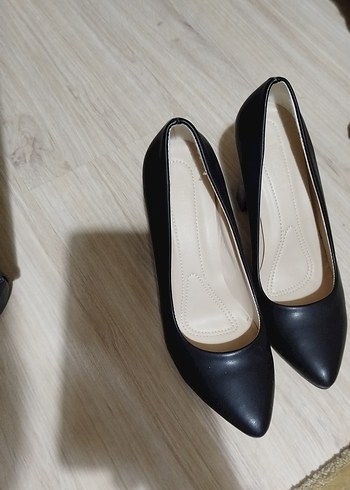 Siyah Kadın Modern Klasik Topuklu Ayakkabı - Görsel 2