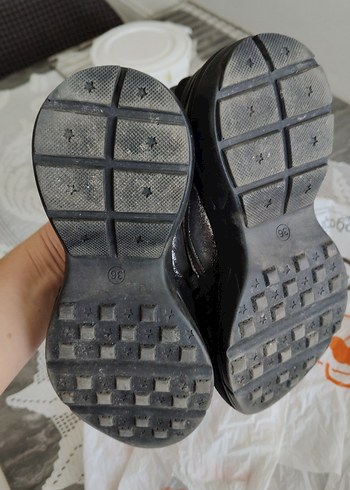 Gri Yılan Desenli Bağcıklı Stiletto Topuk Spor Ayakkabı - Görsel 2