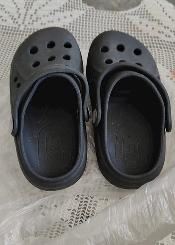 Erkek Çocuk Siyah Tokalı Terlik - Görsel 3