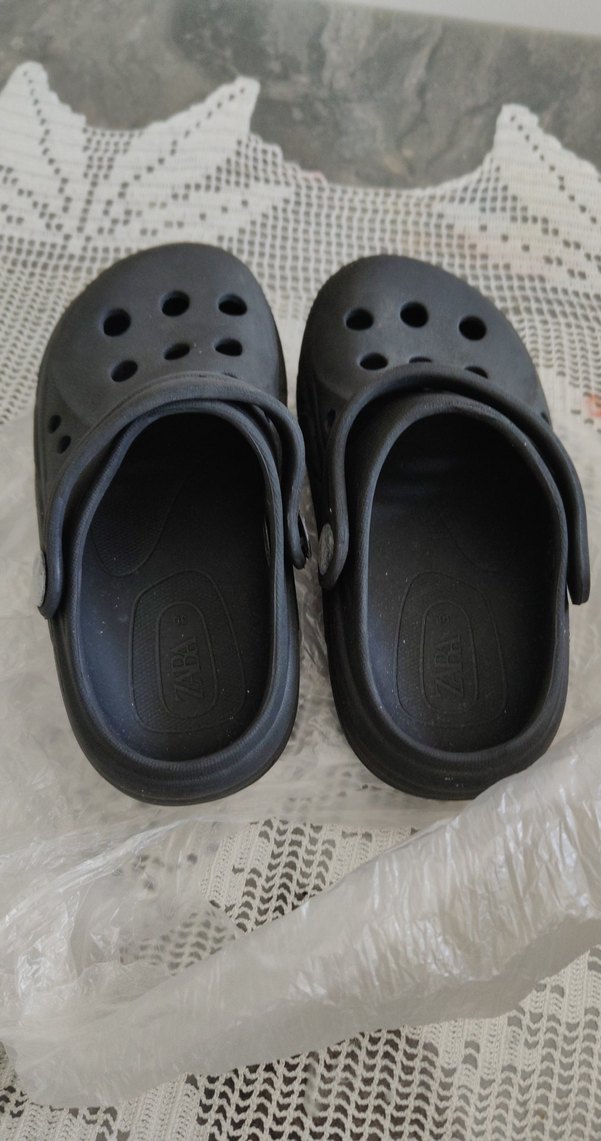 Erkek Çocuk Siyah Tokalı Terlik - Görsel 3