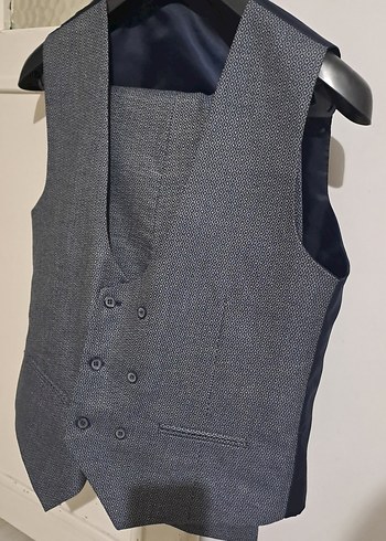 Gri Düğmeli Erkek Takım Elbise - Görsel 4