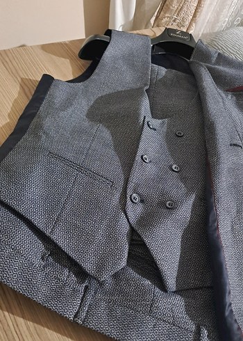 Gri Düğmeli Erkek Takım Elbise - Görsel 15