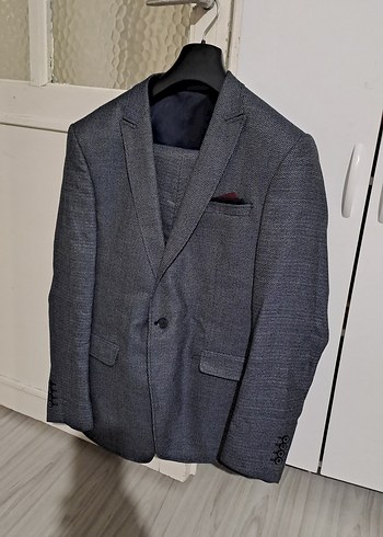 Gri Düğmeli Erkek Takım Elbise - Görsel 3