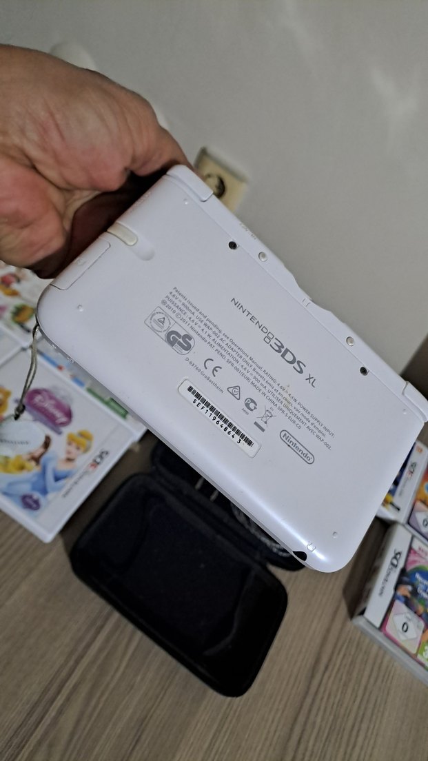 Beyaz Nintendo  XL 3DS Taşınabilir Konsol - Görsel 5