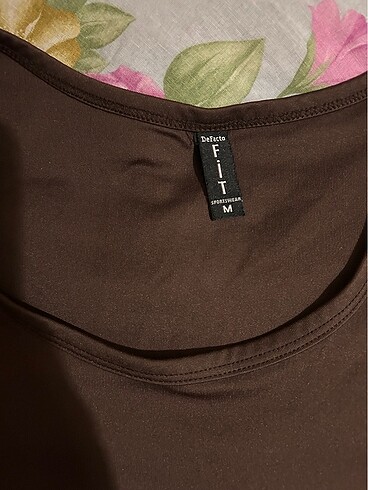 Defacto Kahve crop bluz ipleri çıktı