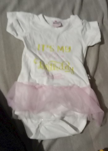 Nakışlı Beyaz Bebek Önlüğü 9-12 Ay - Görsel 2