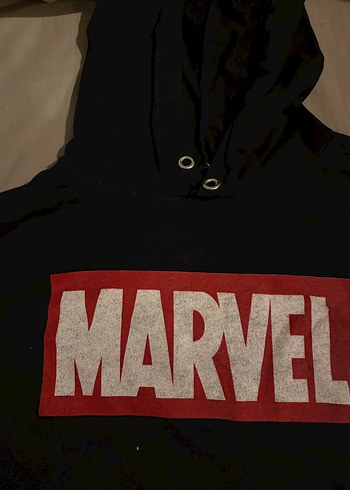 m Beden Marvel Baskılı Siyah Kapüşonlu Sweatshirt