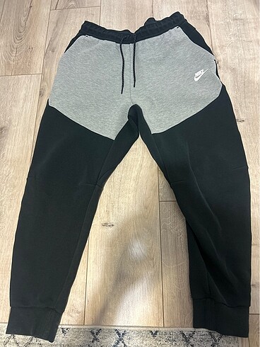 TECH FLEECE