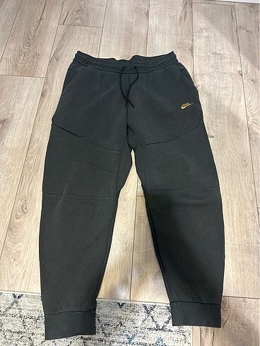 NIKE TECH ALT