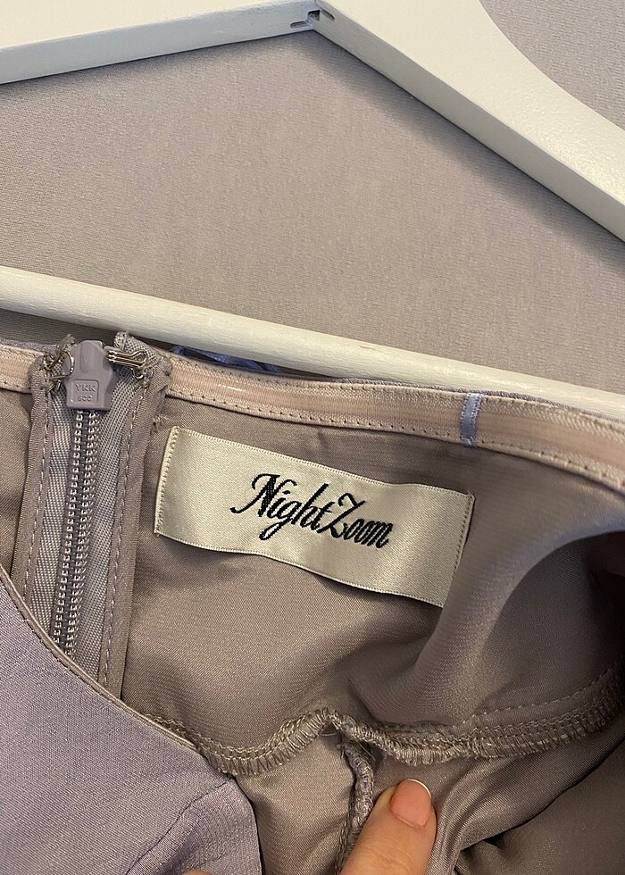 Lila renkte abiye kısa elbise adil ışık - Görsel 4