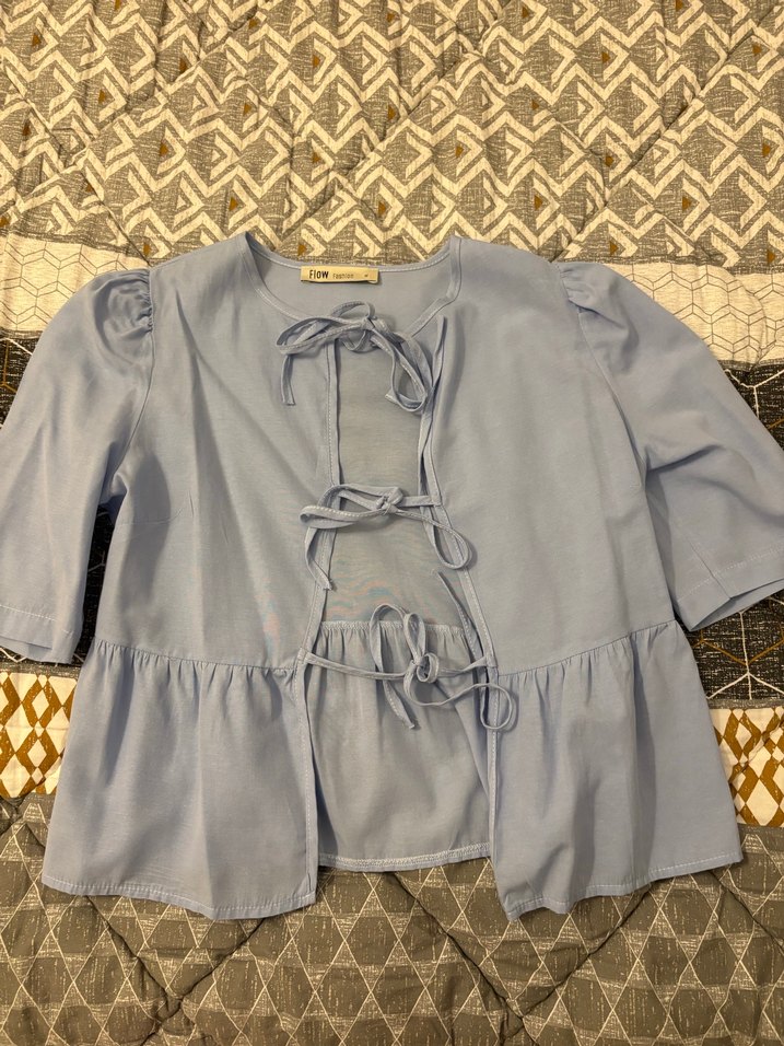 Mavi fiyonklu bluz - Görsel 3