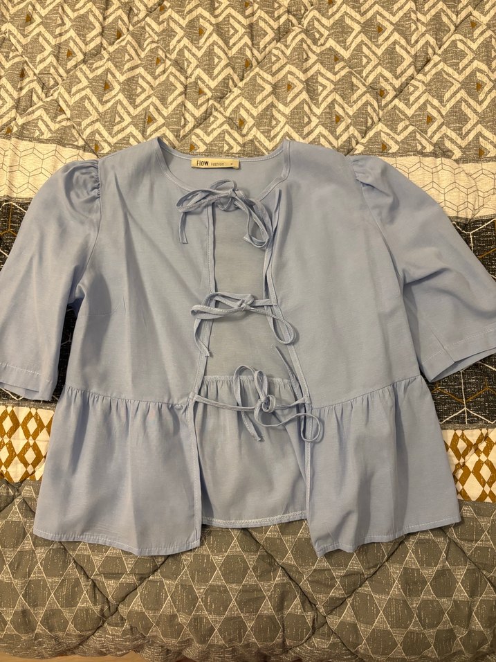 Mavi fiyonklu bluz - Görsel 2