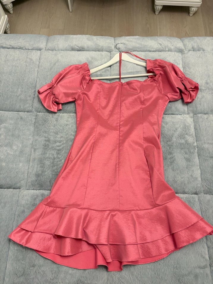 Pembe V Yaka Mini Fırfırlı Elbise adilışık - Görsel 4