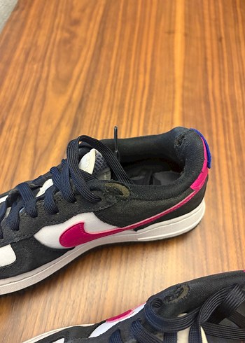 Nike Kadın Pembe Siyah Bağcıklı Spor Ayakkabı - Görsel 3