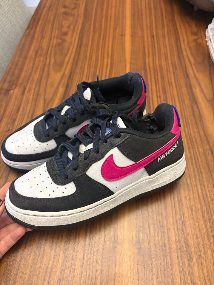 Nike Kadın Pembe Siyah Bağcıklı Spor Ayakkabı - Görsel 2