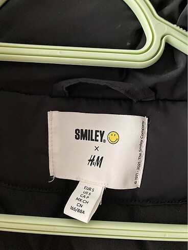 s Beden şişme mont smiley lisanslı hm