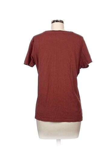 m Beden Pull and Bear T-shirt %70 İndirimli.