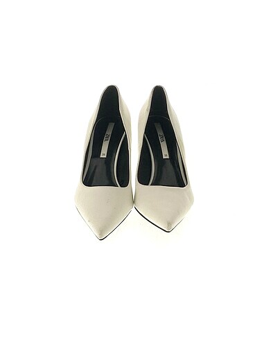 39 Beden Zara Stiletto %70 İndirimli.