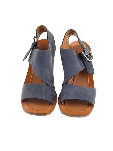 40 Beden Celine Sandalet %70 İndirimli.