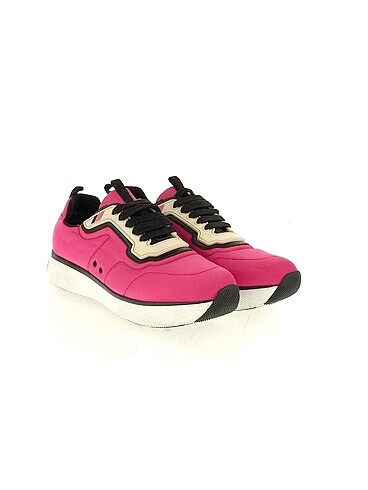 Prada Prada Spor Ayakkabı %70 İndirimli.