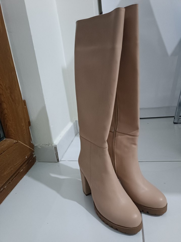 Bej Kadın Diz Üstü Topuklu Bot - Görsel 2