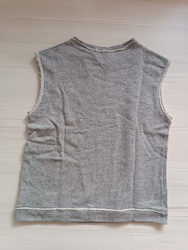 Gri Baskılı Kolsuz Triko - Görsel 2