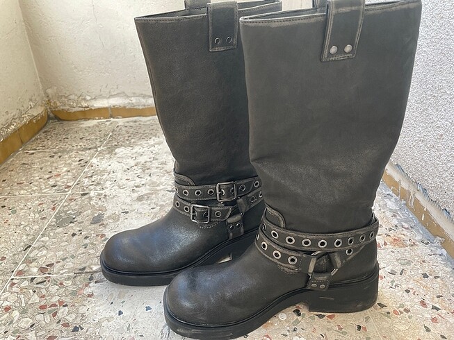 40 Beden gri Renk BERSHKA BIKER ÇİZME