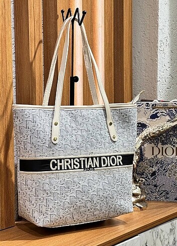 Dior Kol Çantası 