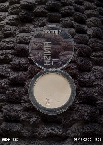 Huda Beauty ürünü