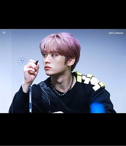 Diğer Stray Kids LeeKnow Jureumi Pin