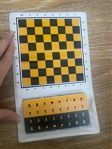 Taşınabilir mini satranç