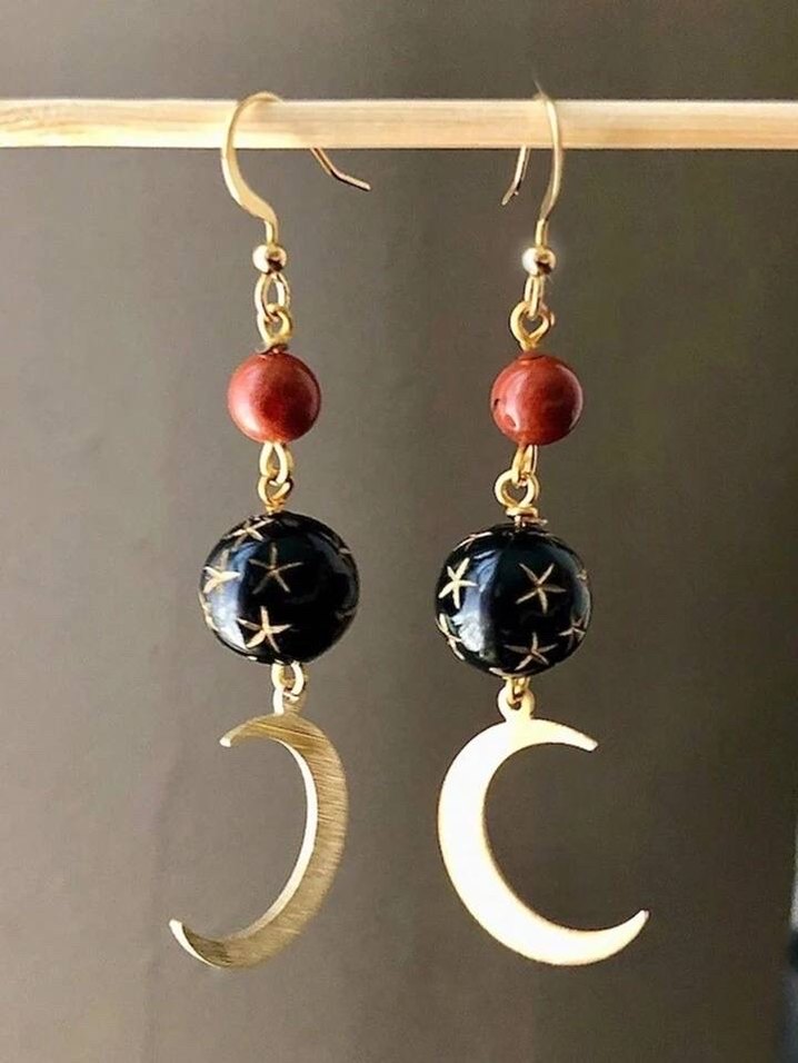 Altın Renkli Ay ve Boncuklu Uzun Küpe - Görsel 5