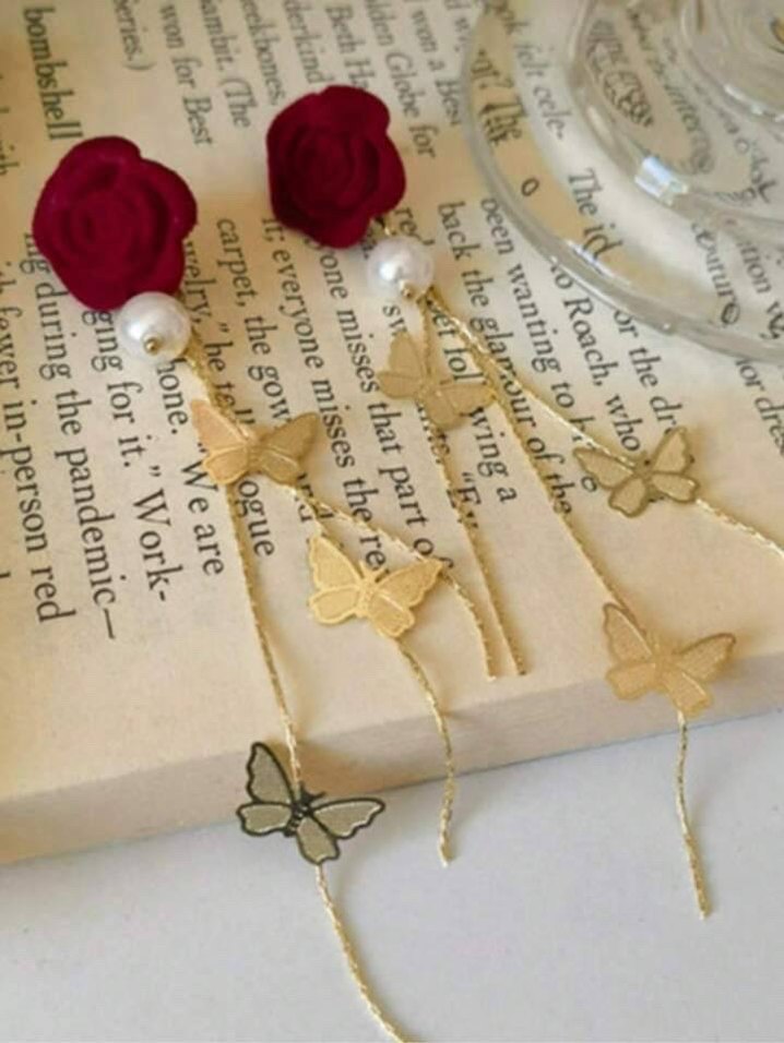 Kırmızı Boncuklu Çiçekli Midi Küpeler - Görsel 4